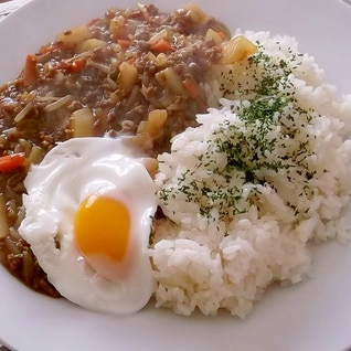 ルー使用で簡単　もやしと挽き肉のキーマカレー